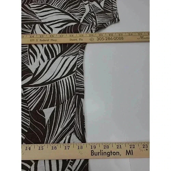 Chico's 100% Linen Shirt Women's Size Medium Brown and White Leaves - Picture 3 of 7